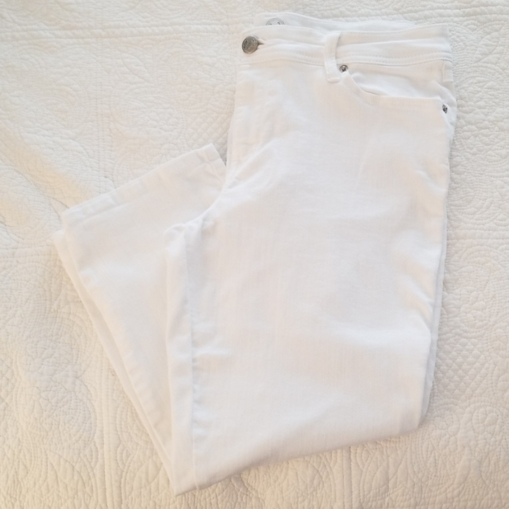 Westport white capri jeans